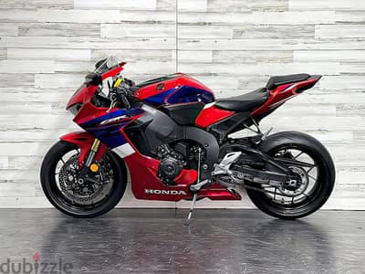 2023 Honda CBR1000RR ABS  (+97466574363)