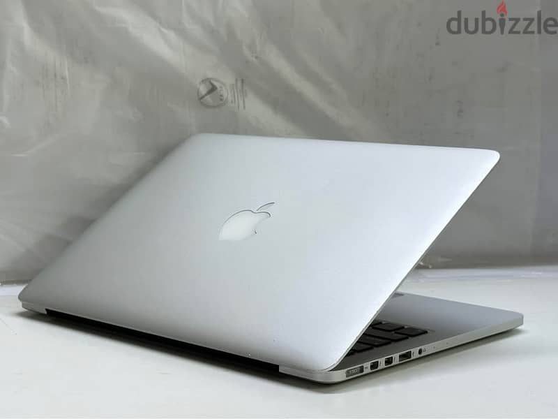 Apple MacBook Pro 2019 m1 15 inch 16 gb ram and 512 ssd. 1