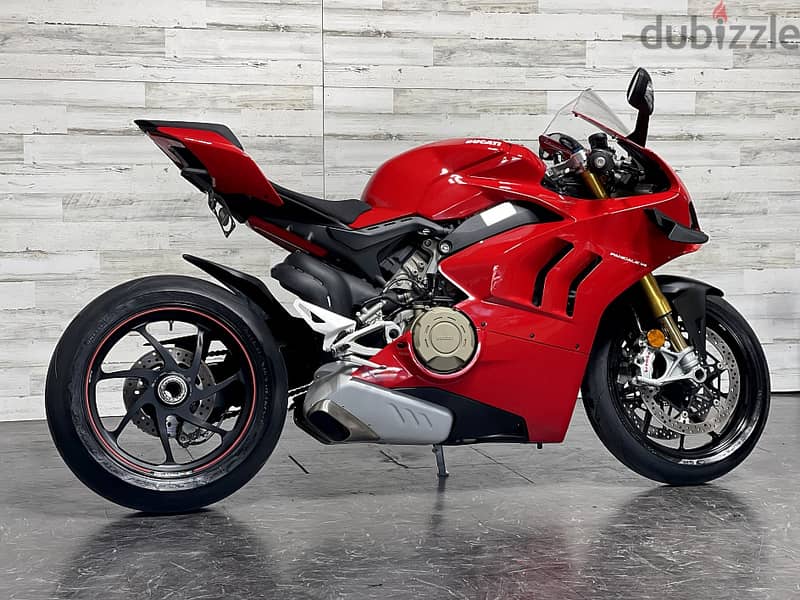 2021 Ducati panigale V4 S (+971561943867) 2