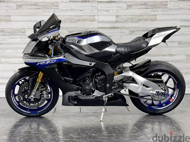 2017 Yamaha YZF R1M (+971561943867) 1