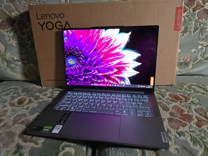 NEW Lenovo Yoga Pro -Intel Core i7- 11Gen- Ram ; 32GB-SSD ;1TB Wit 7