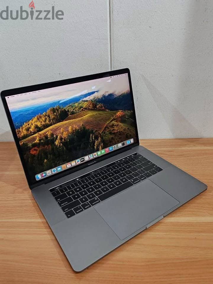 Apple MacBook Pro 2019 m1 15 inch 16 gb ram and 512 ssd. 2