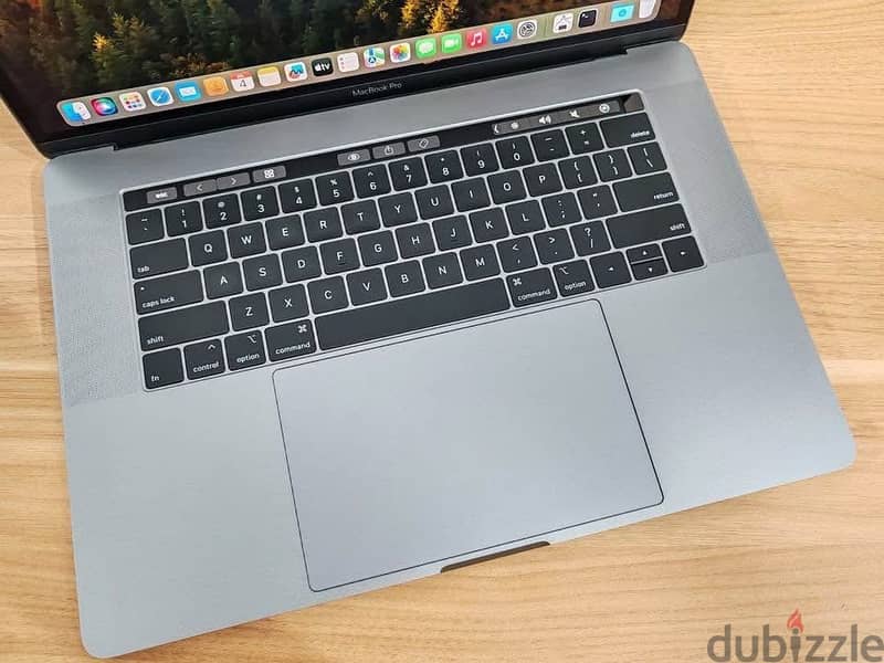 Apple MacBook Pro 2019 m1 15 inch 16 gb ram and 512 ssd. 3