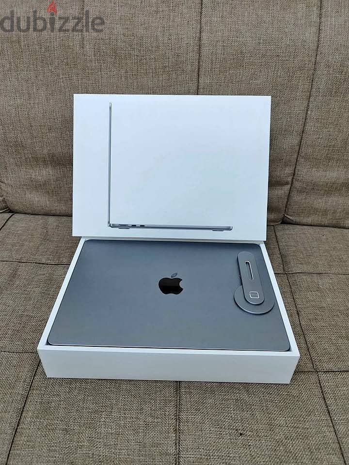 Apple MacBook Pro 2019 m1 15 inch 16 gb ram and 512 ssd. 1