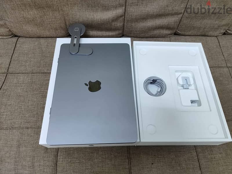 Apple MacBook Pro 2019 m1 15 inch 16 gb ram and 512 ssd. 6