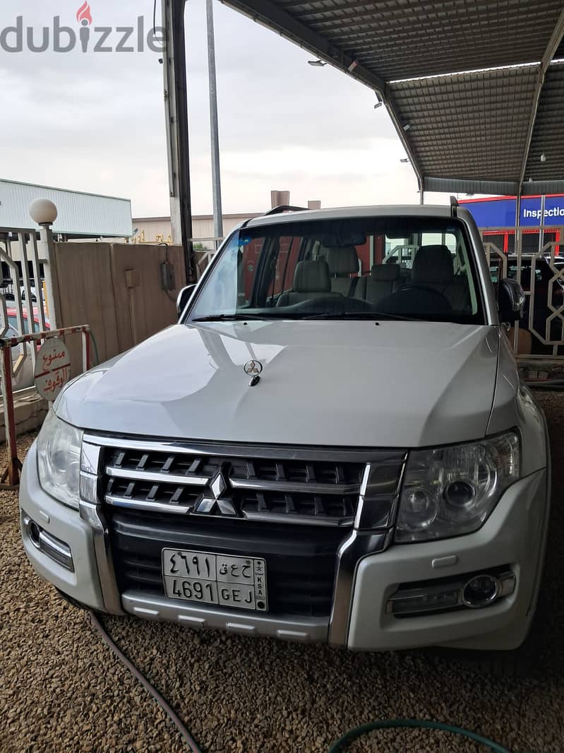 Mitsubishi Pajero 2015 0