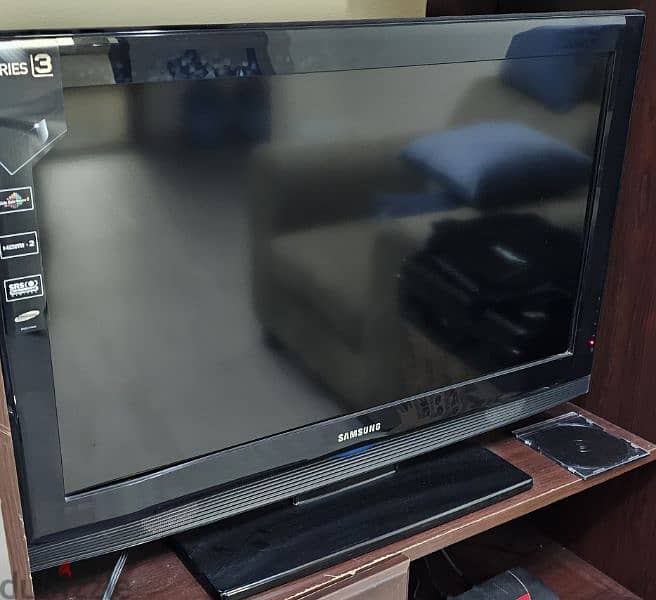 Samsung series 3 28 inch TV available for sale 0