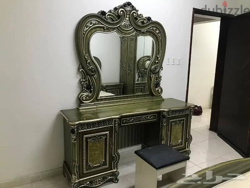 big bed room for sale in excellent c غرفه نوم كبيره للبيع بحاله ممتازه 0