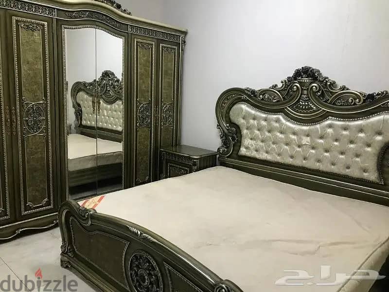 big bed room for sale in excellent c غرفه نوم كبيره للبيع بحاله ممتازه 1