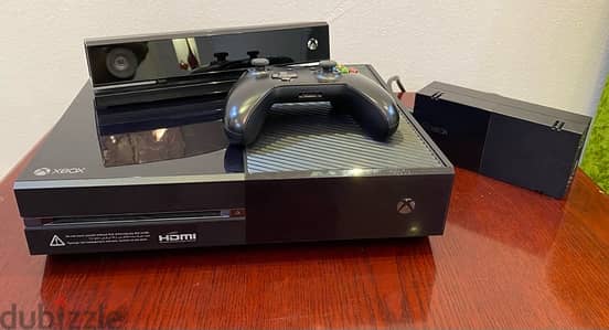 Xbox One (Day One Edition) with Kinect camera