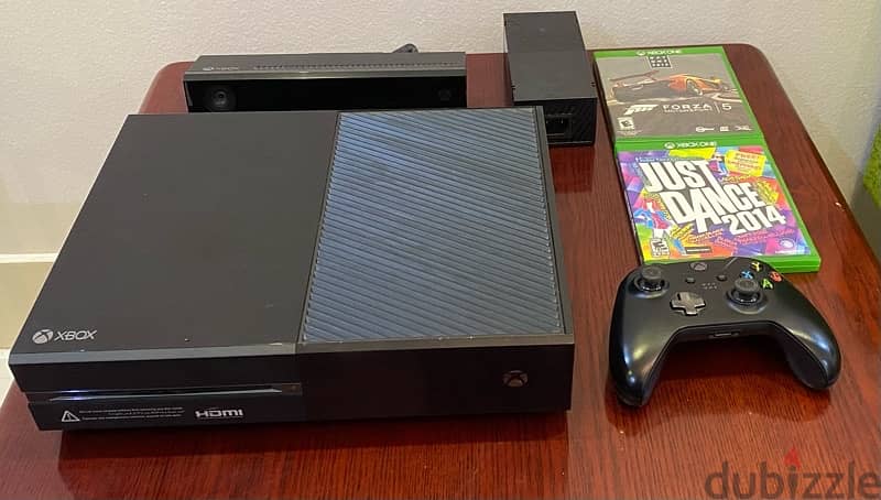 Xbox One (Day One Edition) with Kinect camera 1