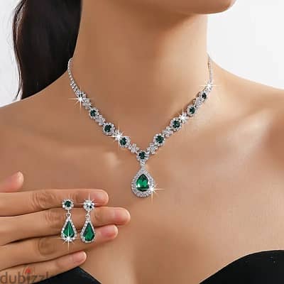 Luxury Rhinestone Teardrop Necklace and Earrings Set,