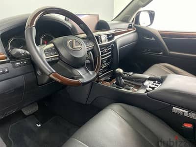 Lexus LX 570 2021