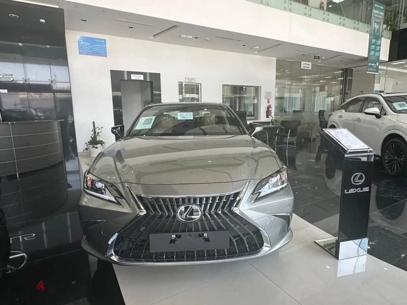 Lexus ES350 2023 0