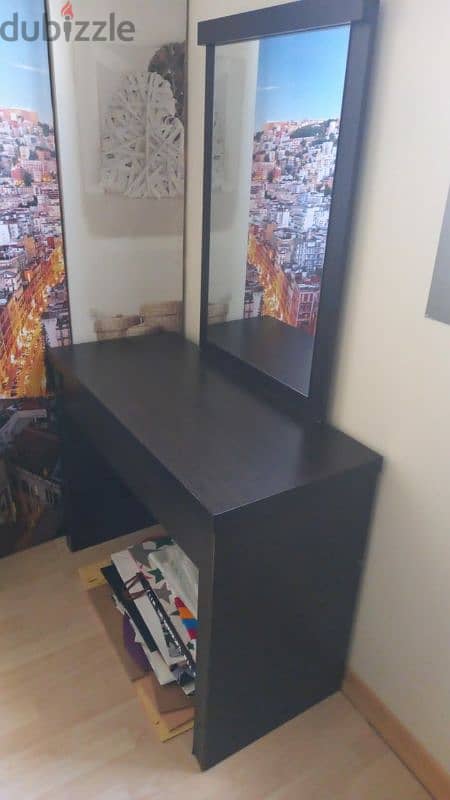 Bed table and singarmeez 0