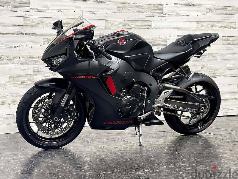 2017 Honda CBR 1000RR (+971561943867) 1