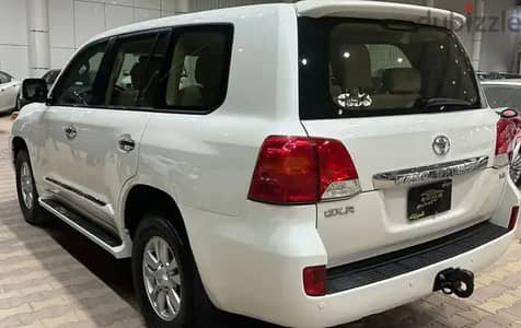 Toyota Land Cruiser 2013