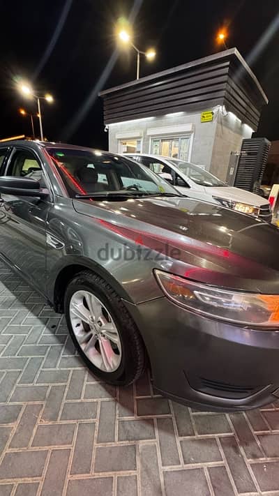 Ford Taurus 2016