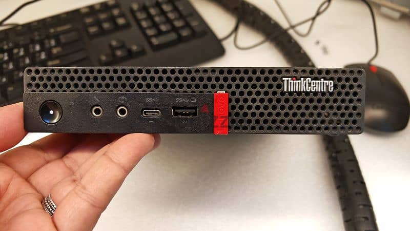 Lenovo ThinkCentre M920q i7vPro Tiny أجهزة جديدة 6