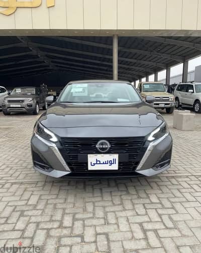 للبيع نيسان التيما 2023 SV. سعودي