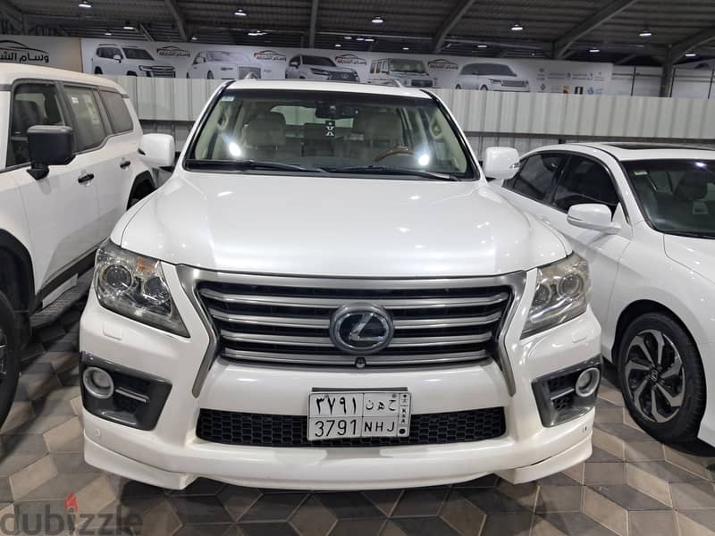 Lexus LX570 2014 0