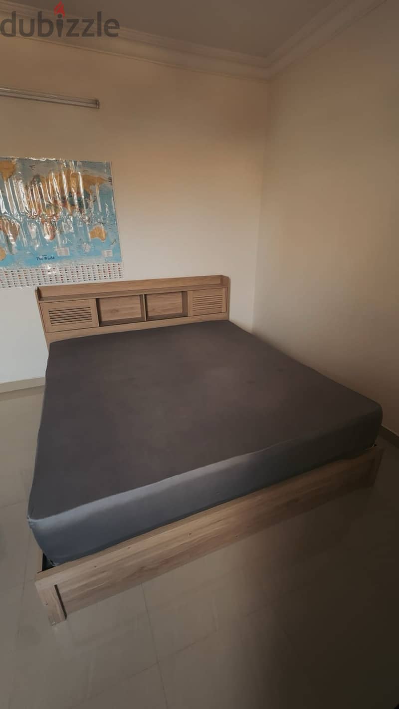 Bed with mattress 1