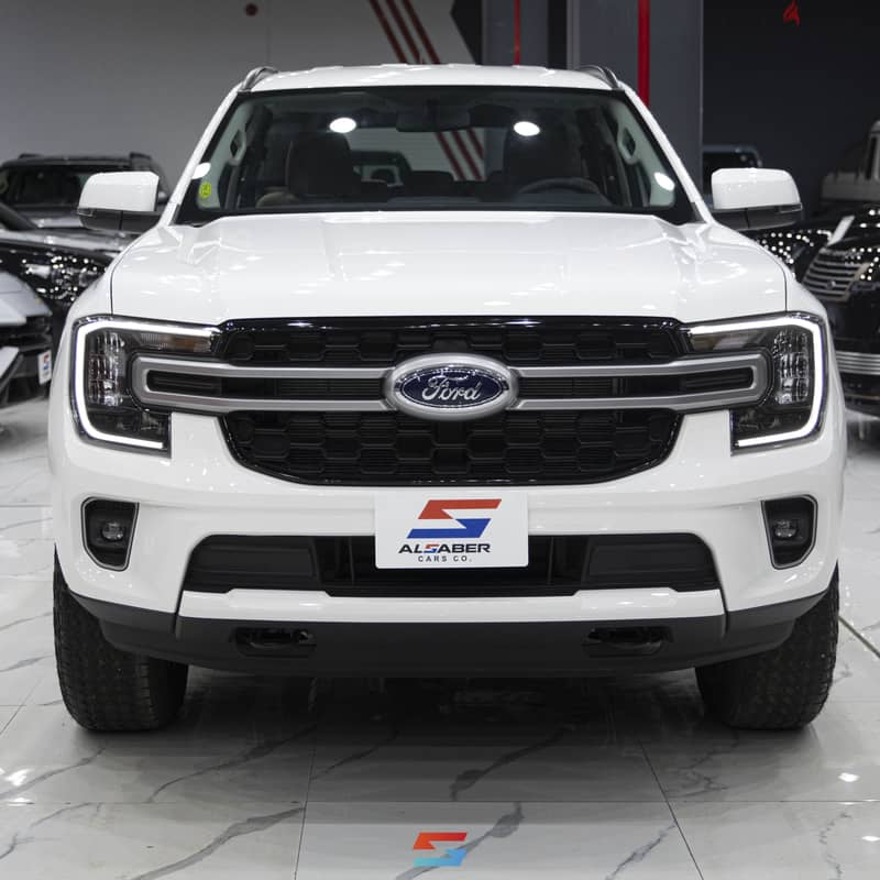 Ford Everest XLS 2024 0