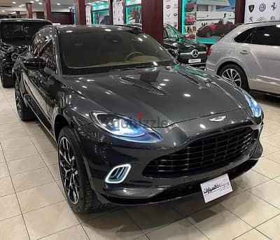 Aston Martin DBX 2021