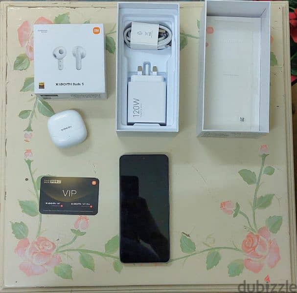 xiaomi 14t pro like new with xiaomi buds 5 and pro vip 4