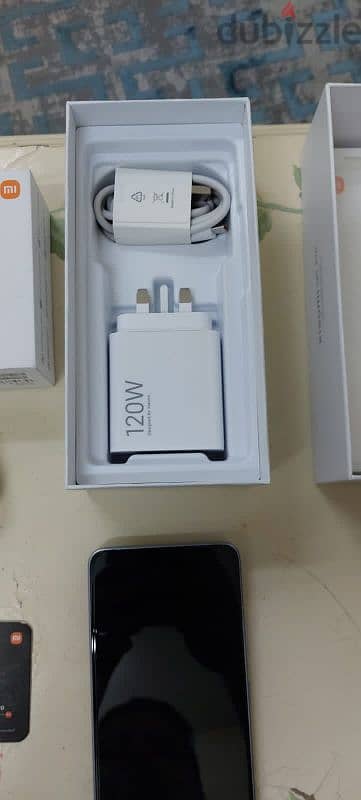 xiaomi 14t pro like new with xiaomi buds 5 and pro vip 8