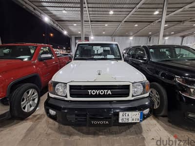 Toyota Land Cruiser pick up 2022