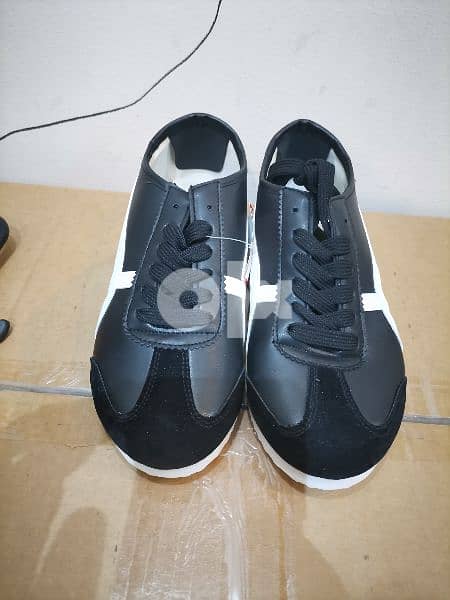 ladies sports shoes 6