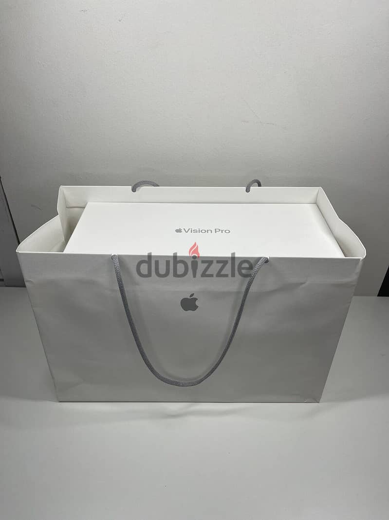 Apple Vision Pro 256GB, 512GB, SoloKnit - S, Dual Loop Band - S, Light 1