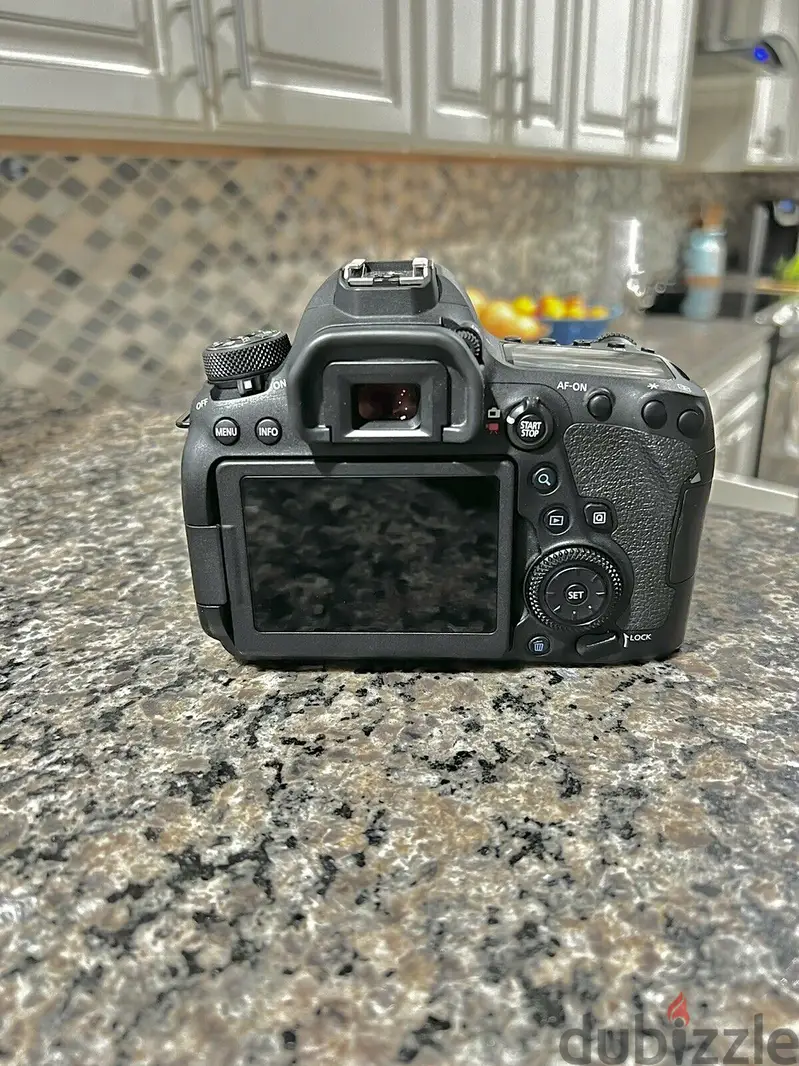 CANON E O S 6 D MARK II   ( BODY )