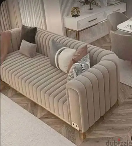 أريكة فاخرة بثلاثة مقاعد مصممة للراحة