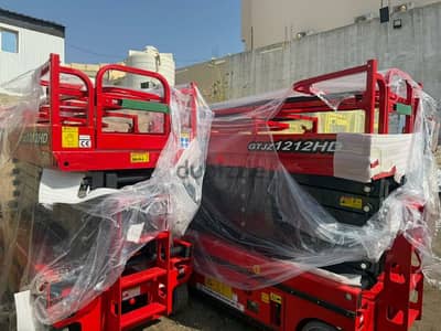 سيزر لفت للإيجار رافعة مقصية للإيجار سقالات كهربائية للإيجار