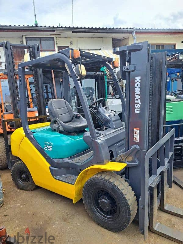 forklifts for rent in Riyadh  Dammam 3