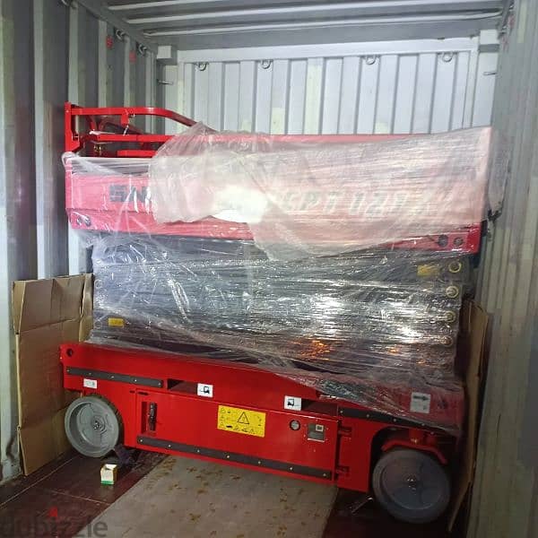 Scissor lifts  for rent In Dammam Riyadh all Sizes 3