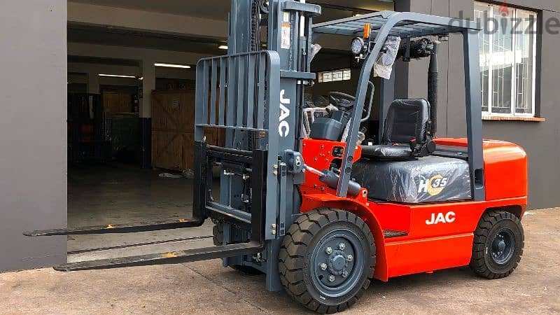 Forklifts for rent 1.5 2 3 5 7 10 tons In Dammam Riyadh 4