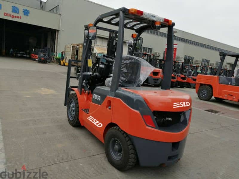 Forklifts for rent  In Dammam Riyadh  Jeddah Mecca 5