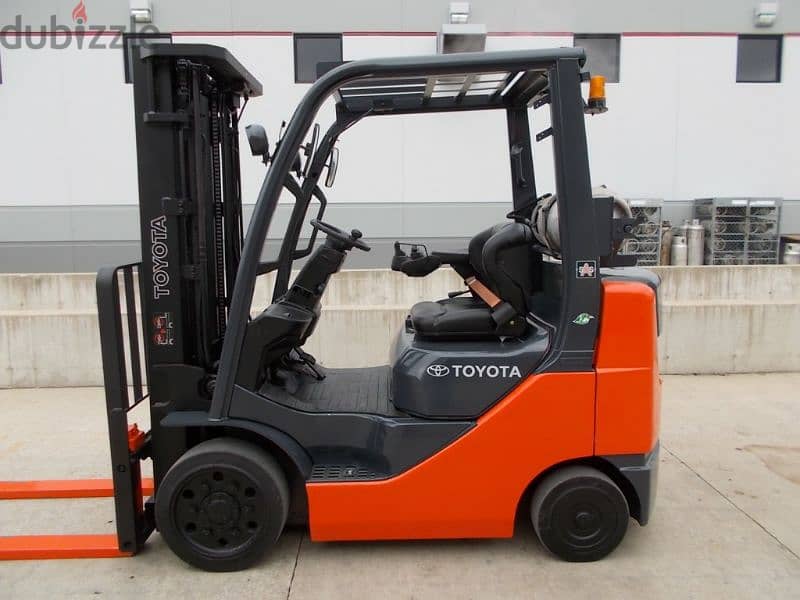 Forklift for rent in Dammam _ Crown Kingdom 5