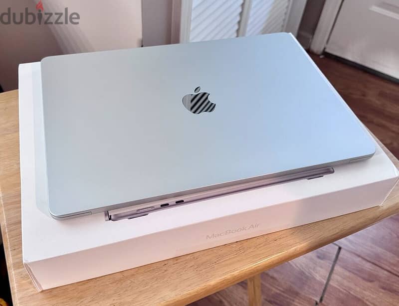 Apple - MacBook Air 15" Laptop - M2 chip - 16GB Memory - 512GB SSD 1