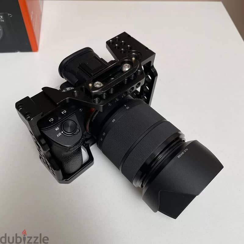Sony - Alpha A7 III Mirrorless FE 28-70 mm F3.5-5.6 OSS Lens 1