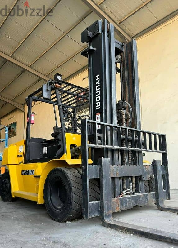 Forklift for Rental in Dammam | Taj AlMamlaka 3