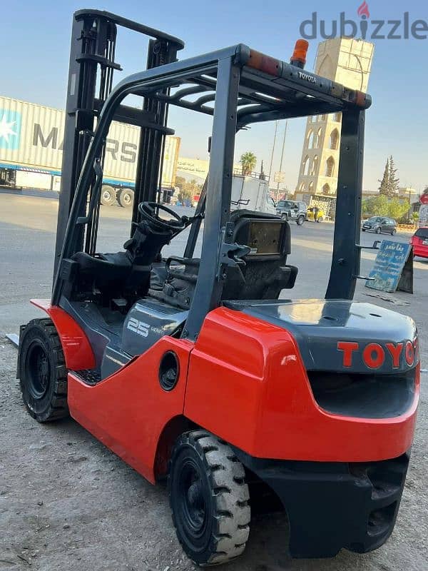 Forklift For rental in Dammam Riyadh Jeddah 2