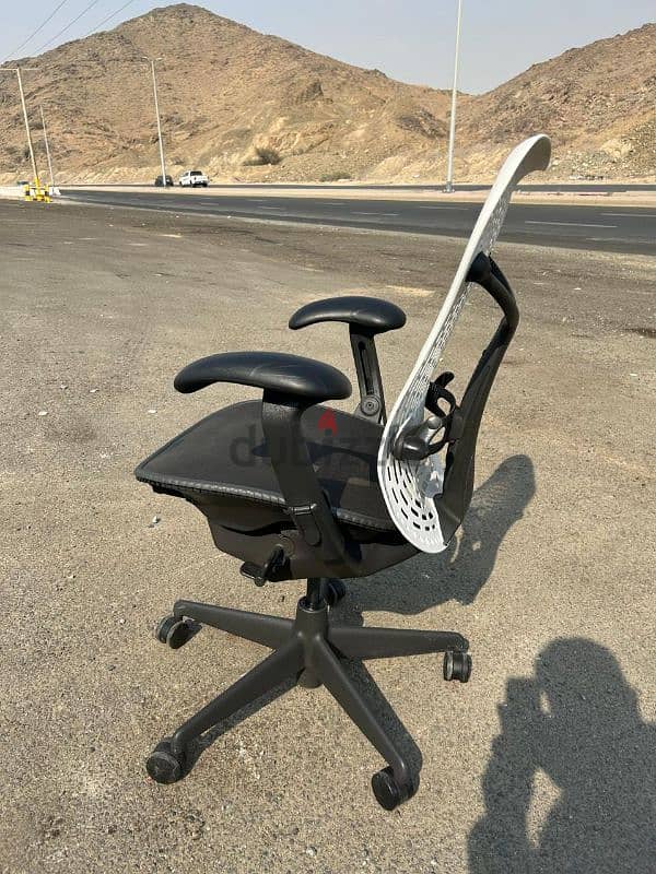 Herman Miller Mirra Chair 2