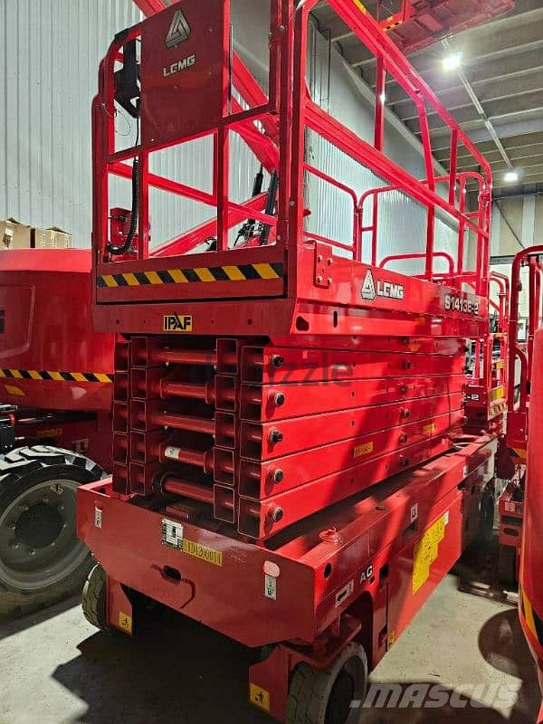 Scissor lift for rent in Dammam Riyadh & Jeddah * Diesel electricity 2