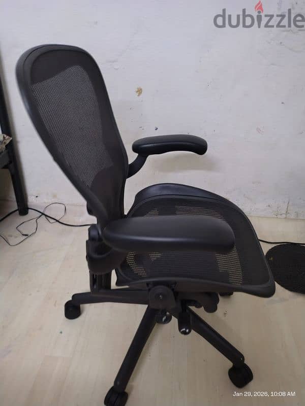Herman Miller Aeron Classic 2
