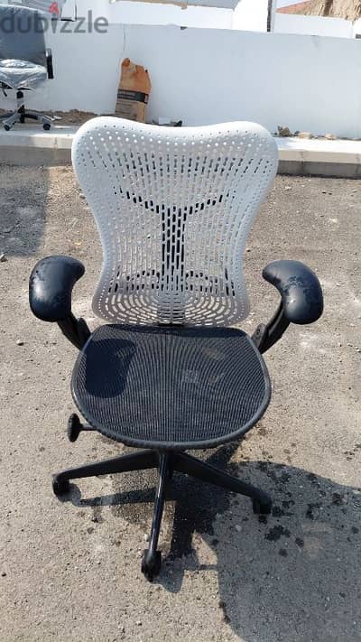 Herman Miller Mirra