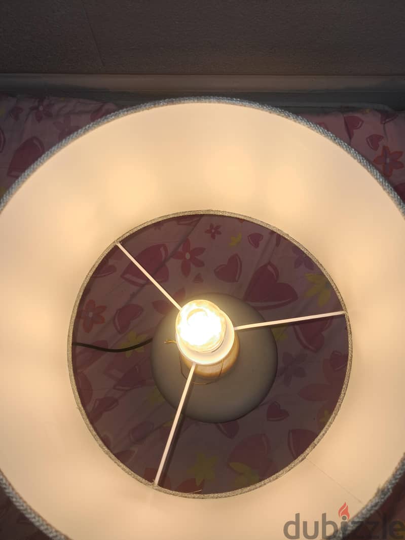I want sell bed side table lamp 4